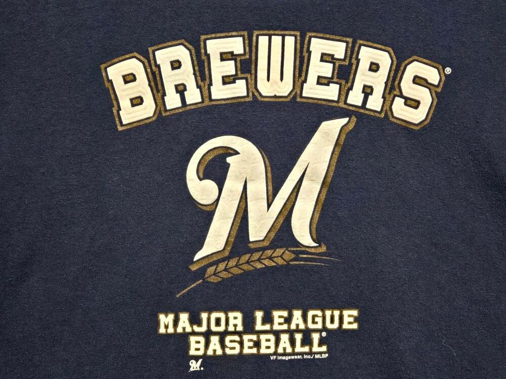 Milwaukee Brewers MLB Genuine Merchandise Navy Blue Graphic T-Shirt Youth Large
